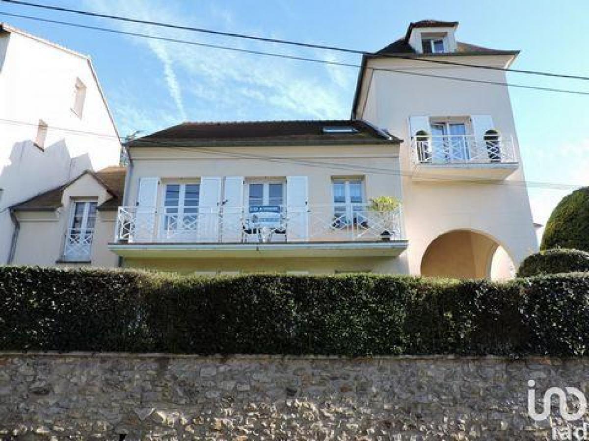 Studio in the Condo in Gouvernes, France No. 30955