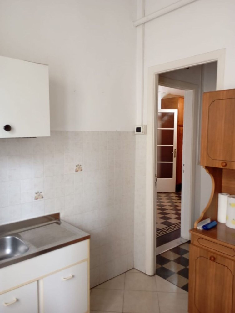 7 rooms Apartment in Livorno, Italy No. 277375