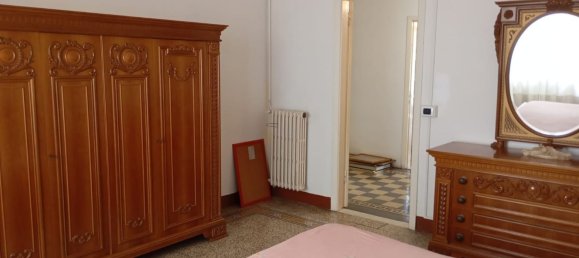 7 rooms Apartment in Livorno, Italy No. 277375 7
