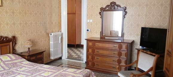 7 rooms Apartment in Livorno, Italy No. 277375 4