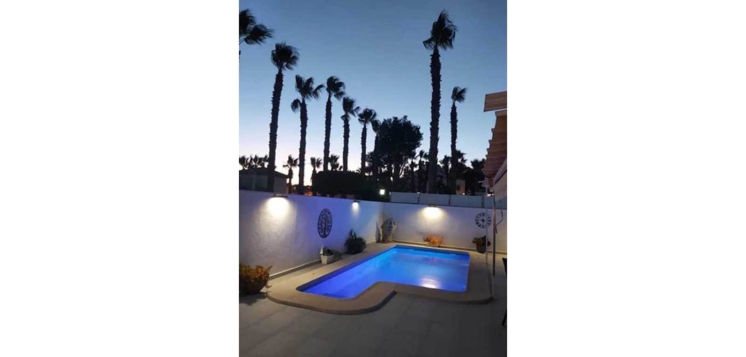 Casa de 3 dormitorios en Alicante, Spain No. 182069