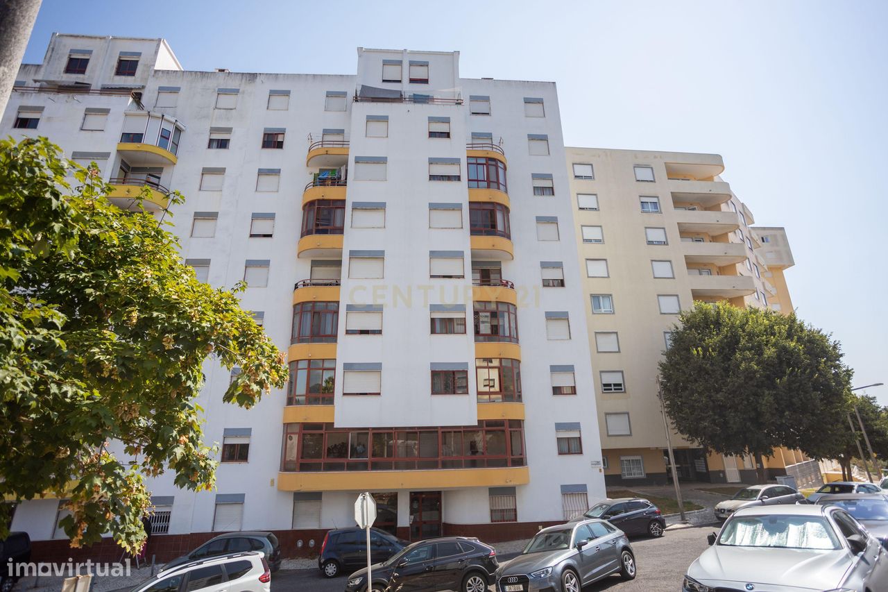 4 bedrooms Apartment in Loures, Portugal No. 245880