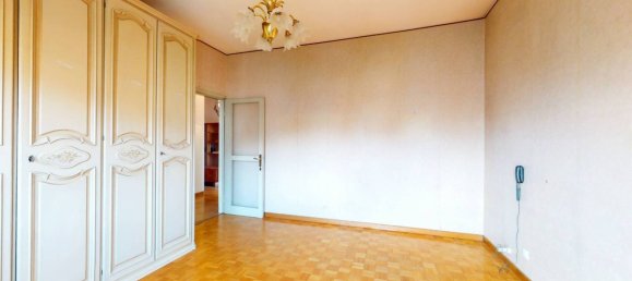 3 bedrooms Apartment in Turin, Italy No. 319111 3