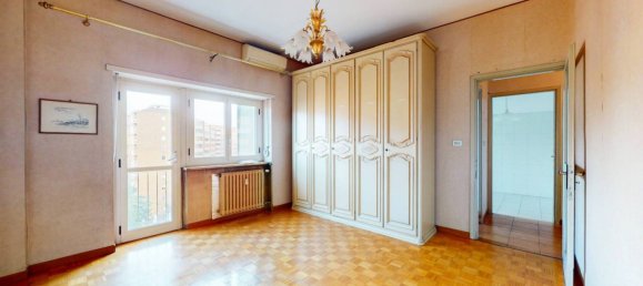 3 bedrooms Apartment in Turin, Italy No. 319111 4