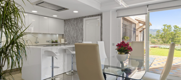 Adosado de 3 dormitorios en Marbella, Spain No. 120845 8