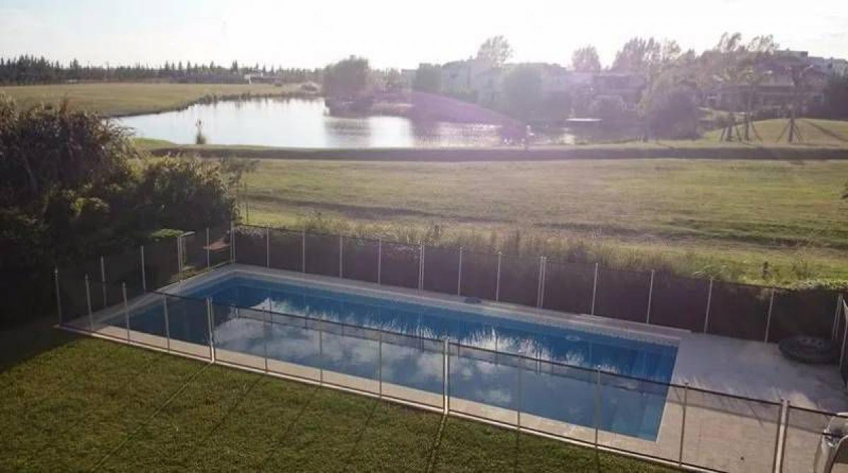 5 bedrooms House in Tigre, Argentina No. 8256