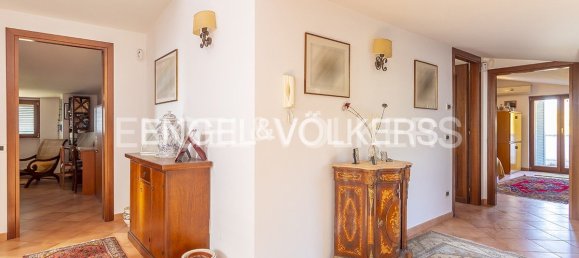 5 bedrooms Villa in Sant'Angelo Romano, Italy No. 126680 10