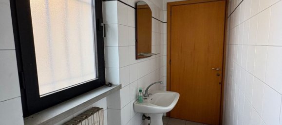 Propriété commerciale à Arezzo, Italy 67m² No. 294849 7