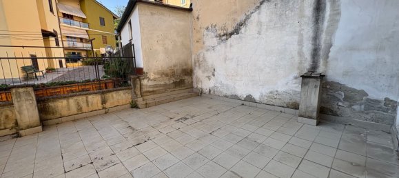 Propriété commerciale à Arezzo, Italy 67m² No. 294849 9