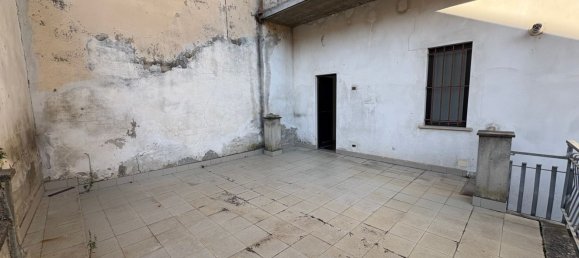 Propriété commerciale à Arezzo, Italy 67m² No. 294849 10