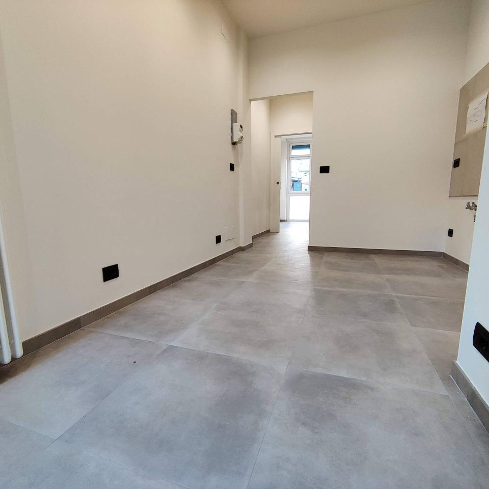 2-salle Appartement à Turin, Italy No. 3093