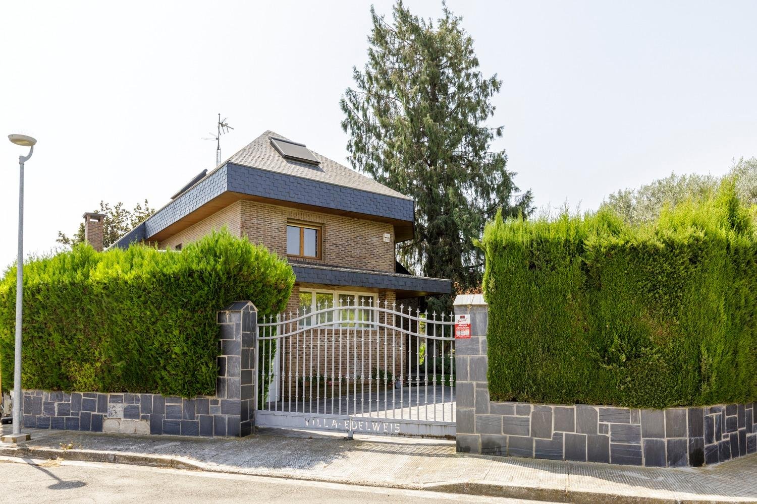 Casa T5 em Zaragoza, Spain N.º 203604