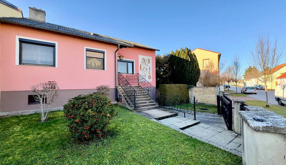 4 rooms Bungalow in Angern an der March, Austria No. 68385