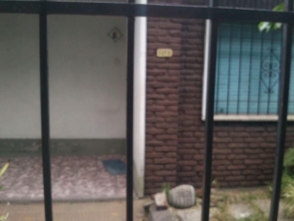 2 bedrooms House in Almirante Brown, Argentina No. 99280