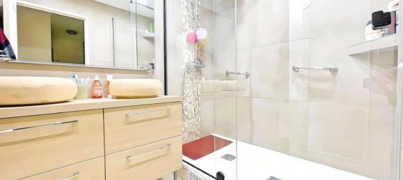 3 bedrooms Apartment in Paris, France No. 129056 7