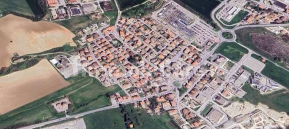 1 room Garage in Fermo, Italy No. 272720 4