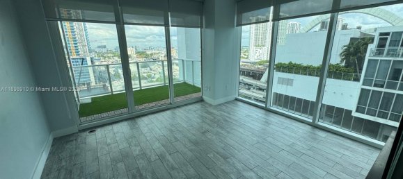 2 dormitorios propiedad comercial en venta en Miami, Miami-Dade, Florida, USA № 614863 21