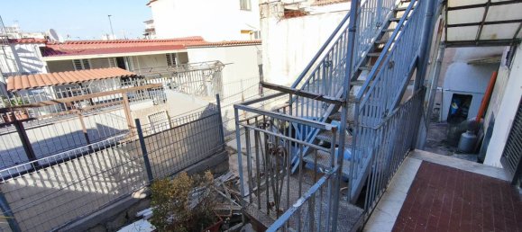 Apartamento de 3 dormitorios en San Sebastiano al Vesuvio, Italy No. 327731 2