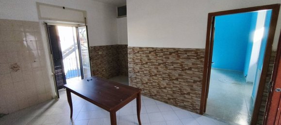 Apartamento de 3 dormitorios en San Sebastiano al Vesuvio, Italy No. 327731 12