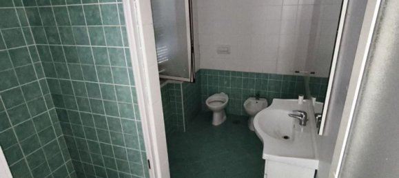 Apartamento de 3 dormitorios en San Sebastiano al Vesuvio, Italy No. 327731 10