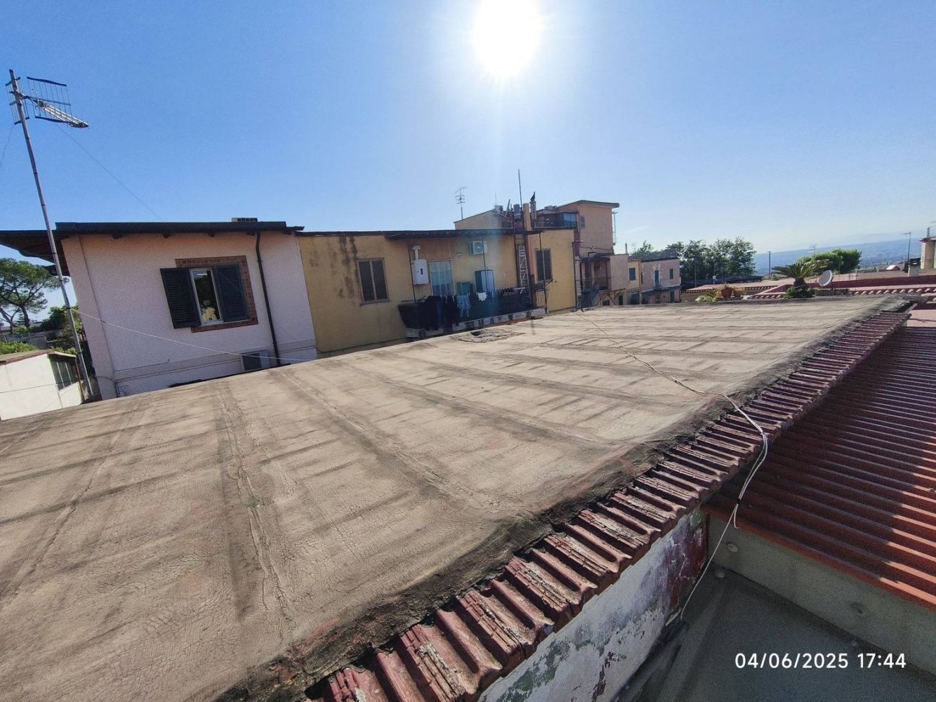 Apartamento de 3 dormitorios en San Sebastiano al Vesuvio, Italy No. 327731