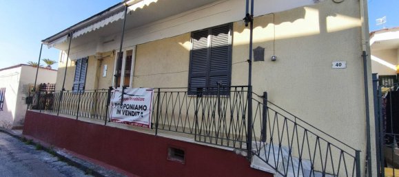 Apartamento de 3 dormitorios en San Sebastiano al Vesuvio, Italy No. 327731 3