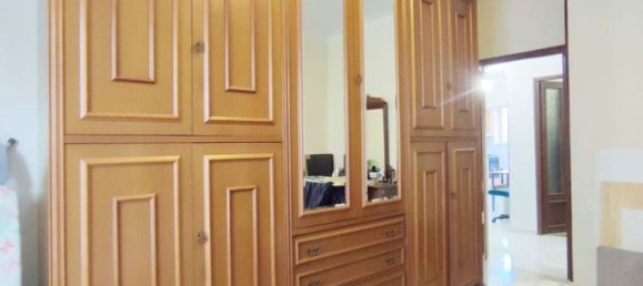 3 Schlafzimmer Wohnung in Turin, Italy, Nr. 350020 8