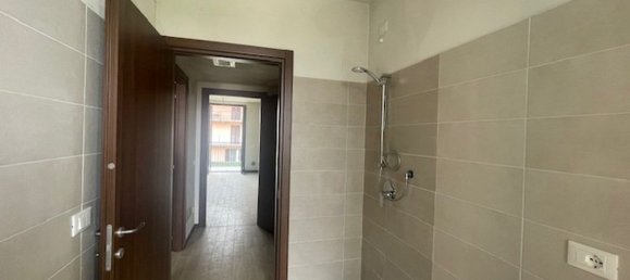 2-salle Appartement à San Donato Milanese, Italy No. 101645 18