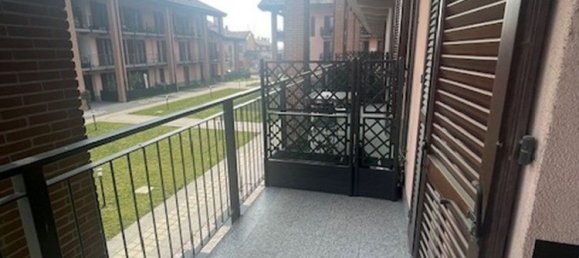 2-salle Appartement à San Donato Milanese, Italy No. 101645 9