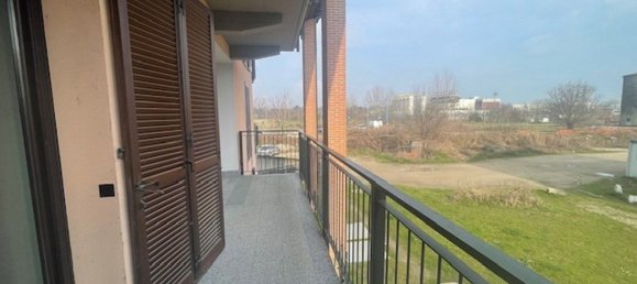 2-salle Appartement à San Donato Milanese, Italy No. 101645 12
