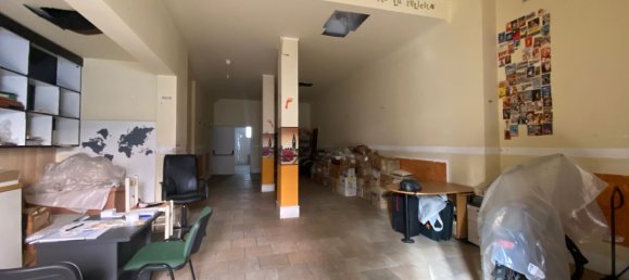 Gewerbliche Immobilie in Bari, Italy 200m², Nr. 297142 5