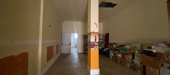 Gewerbliche Immobilie in Bari, Italy 200m², Nr. 297142 8