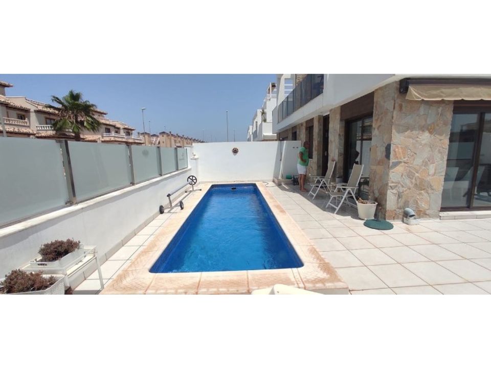 Вилла с 2 спальнями в Аликанте, Испания № 188273