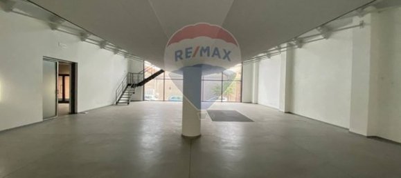 Коммерческая недвижимость с 12 комнатами в Брешиа, Италия № 73773 18