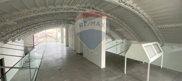 Коммерческая недвижимость с 12 комнатами в Брешиа, Италия № 73773 7