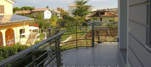 8-Zimmer Villa in Sant'Egidio alla Vibrata, Italy, Nr. 269946 47