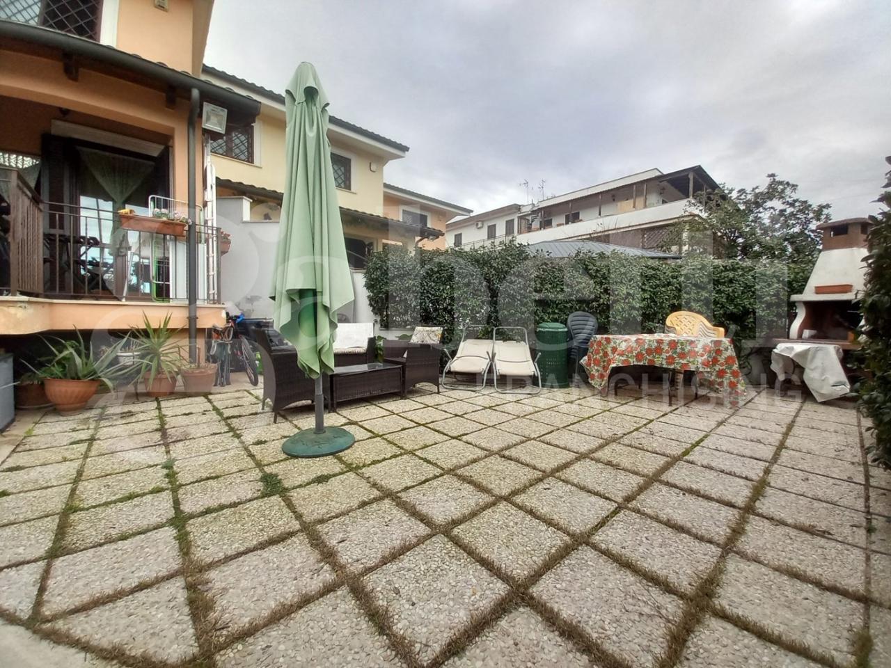 Casa de 4 divisões em Rome, Italy N.º 143513