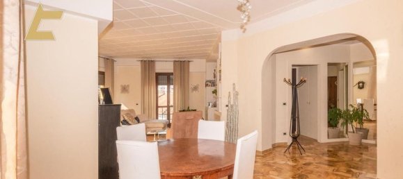 3-salle Appartement à Valenza, Italy No. 206167 10