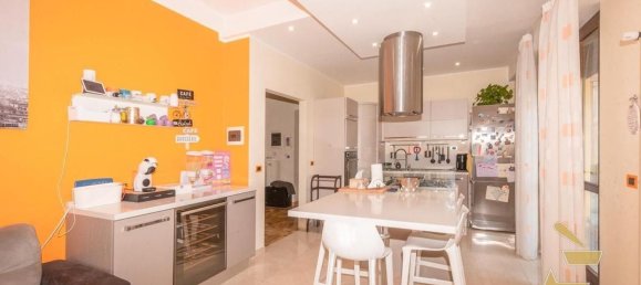 3-salle Appartement à Valenza, Italy No. 206167 2