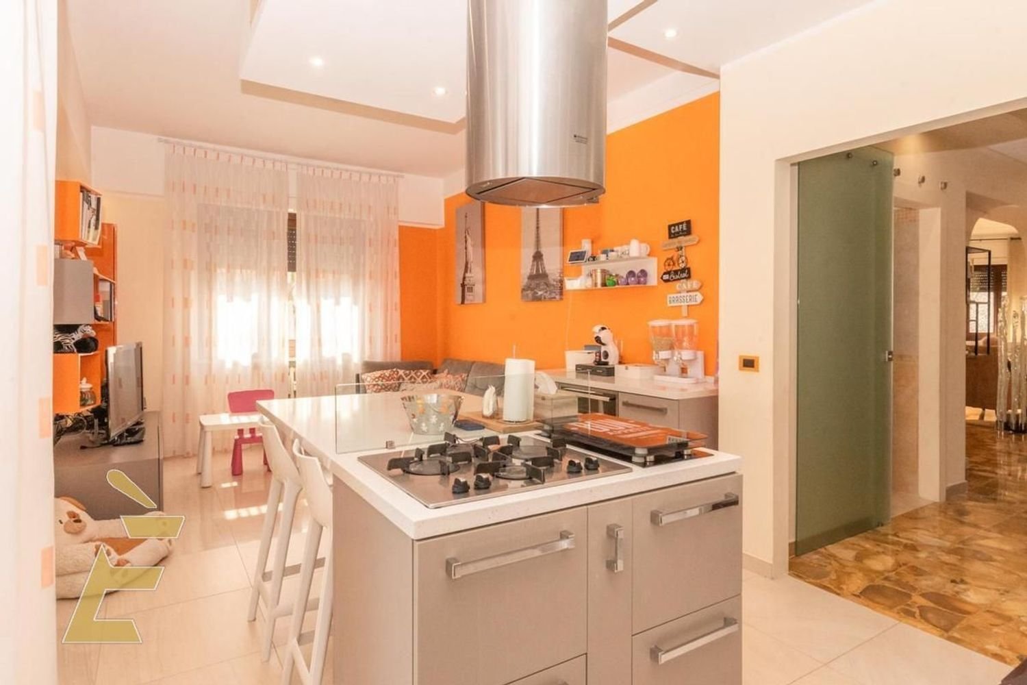 3-salle Appartement à Valenza, Italy No. 206167