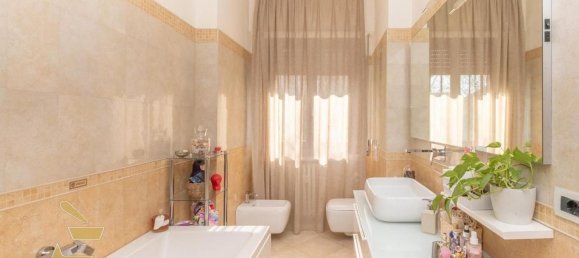 3-salle Appartement à Valenza, Italy No. 206167 13