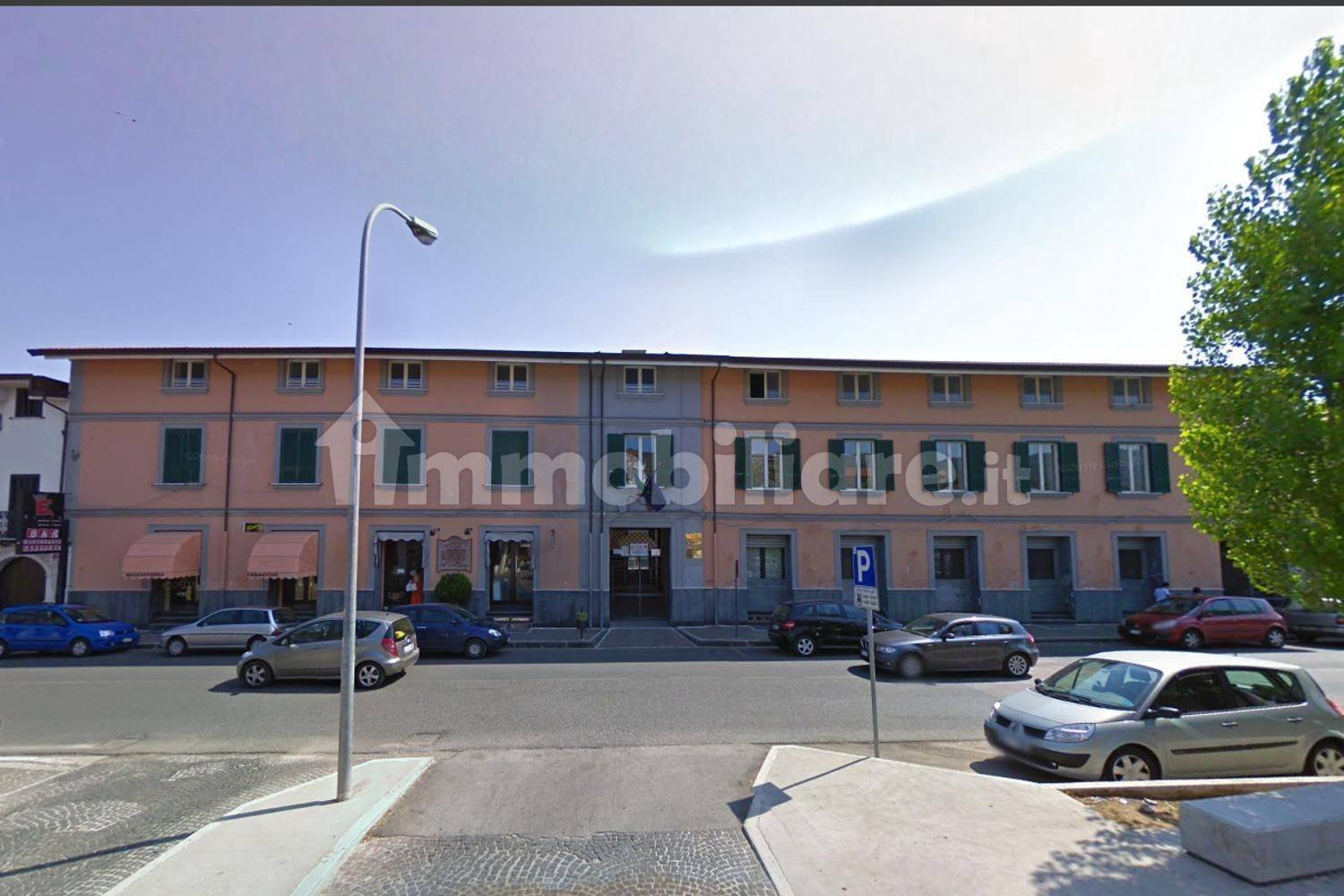 598m² Office in Alvignano, Italy No. 316141