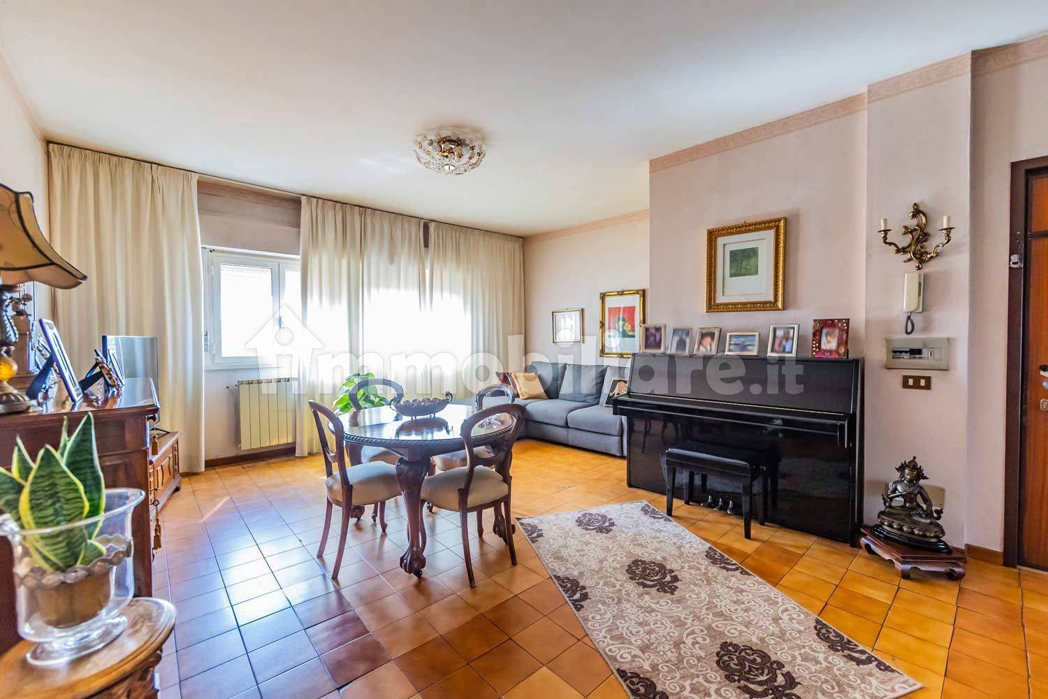 2 bedrooms Apartment in Rome, Italy No. 297885