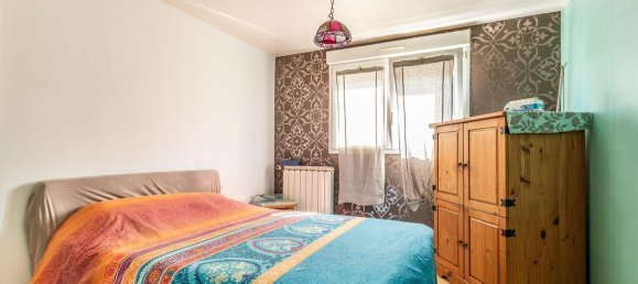 Apartamento de 3 dormitorios en Vire, France No. 356697 7