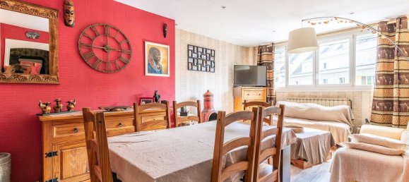 Apartamento de 3 dormitorios en Vire, France No. 356697 2