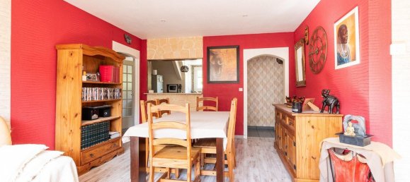 Apartamento de 3 dormitorios en Vire, France No. 356697 3