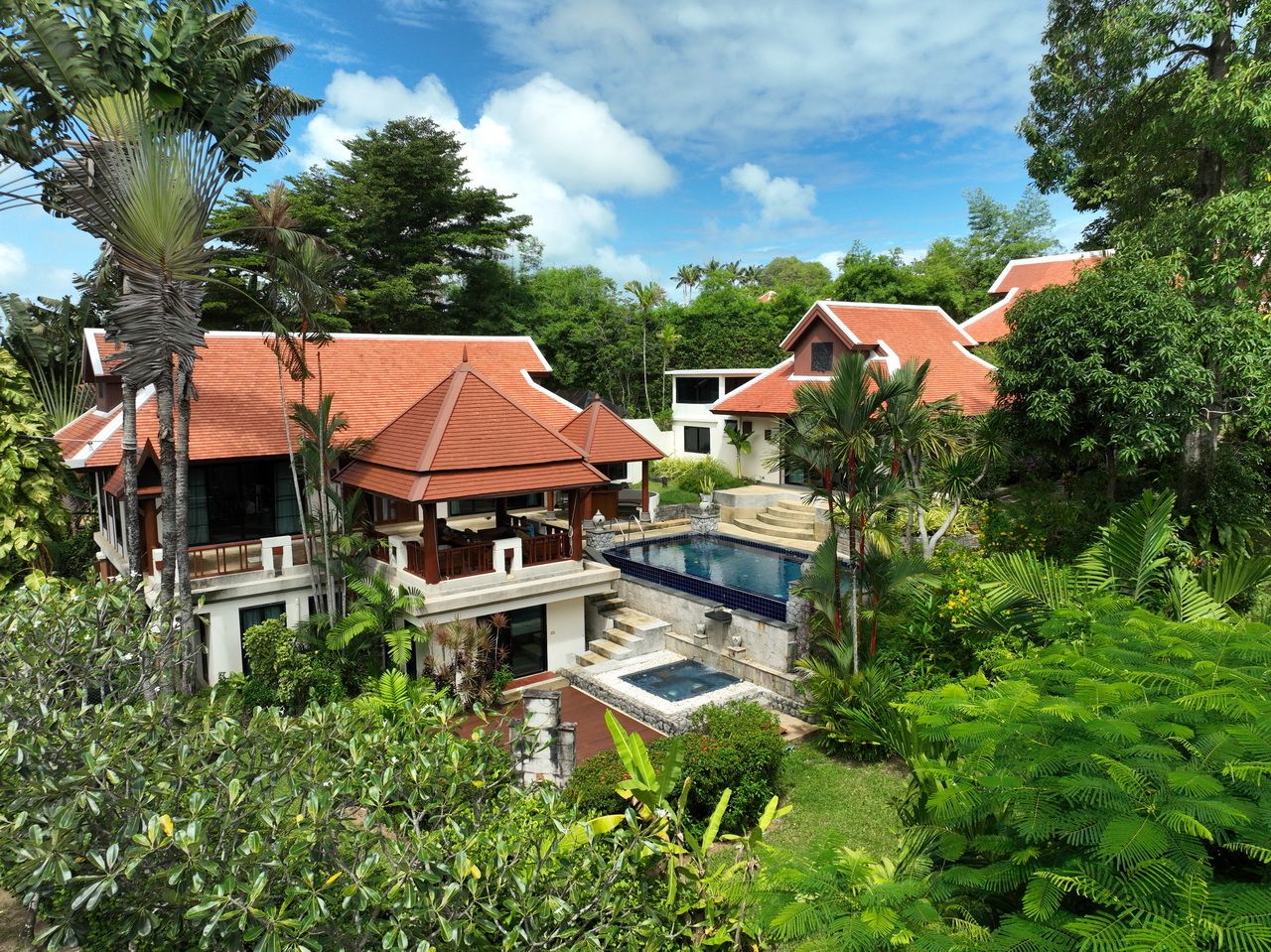 5 bedrooms Villa in Phuket, Thailand No. 64930