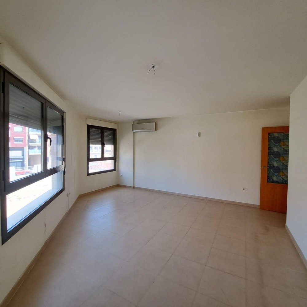 Apartamento de 3 dormitorios en La Florida, Spain No. 167992