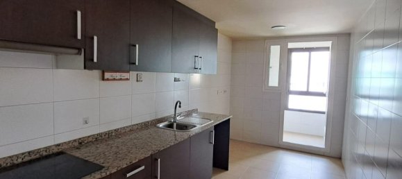 Apartamento de 3 dormitorios en La Florida, Spain No. 167992 4
