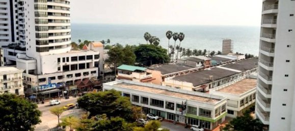 3 bedrooms Condo in Pattaya, Thailand No. 135 2